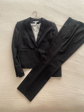 EUC H&M Black Ladies Pant Suit Lined Jacket Pant W/Pockets SZ 8 Chic